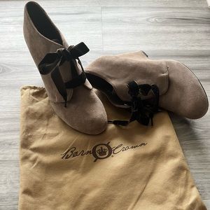 Born Crown Suede Wedge with Velvet Ribbon Tie Booties Sz 8 M/W with bag Like New